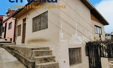 OPORTUNIDAD, AMPLIA CASA EN PLAYA ANCHA