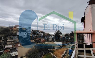 OPORTUNIDAD, AMPLIA CASA EN PLAYA ANCHA