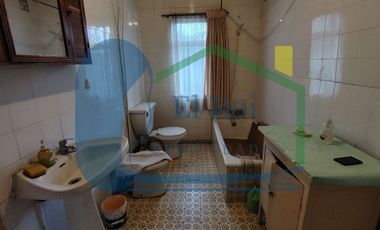 OPORTUNIDAD, AMPLIA CASA EN PLAYA ANCHA