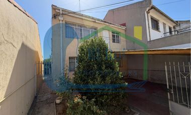 OPORTUNIDAD CASA PARA REMODELAR