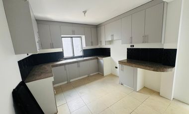 Alquilo casa en Villa Club