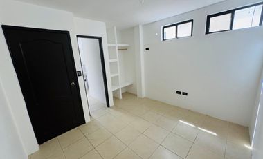 Alquilo casa en Villa Club