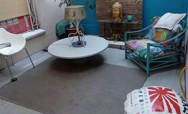 ¡EL CORAZÓN DE SANTIAGO CENTRO TE ESPERA! Casa de 3 Pisos con 2 Locales Comerciales y Gran Plusvalía.