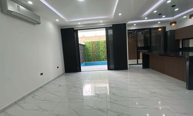 ALQUILO CASA EN URB. EL CONDADO VICOLINCI