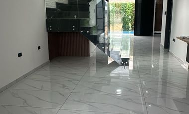 ALQUILO CASA EN URB. EL CONDADO VICOLINCI