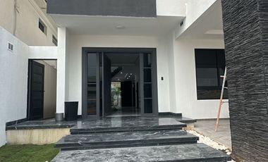 ALQUILO CASA EN URB. EL CONDADO VICOLINCI