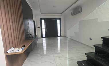 ALQUILO CASA EN URB. EL CONDADO VICOLINCI