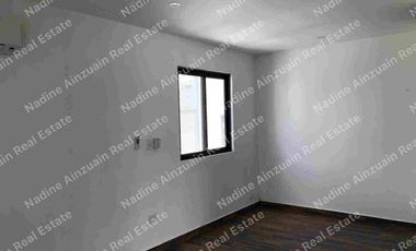 SE RENTA CASA DE TRES NIVELES UBICADA EN RESIDENCIAL ARBOLADA HUAYACAN, 3 RECÁMARAS AMPLIAS C/U CON BAÑO, ALBERCA PRIVADA, AMENIDADES, SEGURIDAD 24 HORAS.