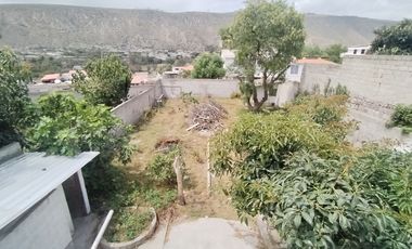Casa en venta con habitación en planta baja y suite en la Mitad del Mundo