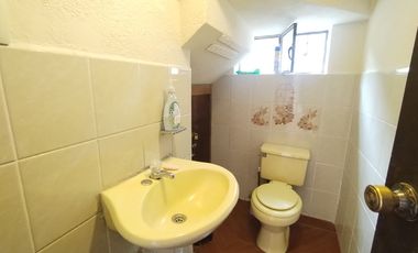 Casa en venta con habitación en planta baja y suite en la Mitad del Mundo