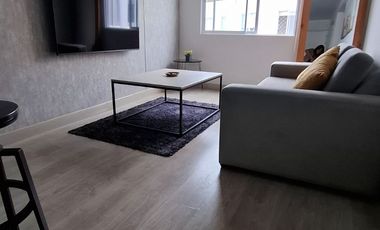 ALQUILO MODERNO DPTO AMOBLADO  1 DORMITORIO VISTA INTERNA C/COCHERA