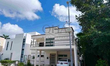 se renta o vende casa en residencial cumbres Cancún