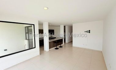 Rento casa en Zákia, ubicada en esquina, con terreno excedente 26-3305DT