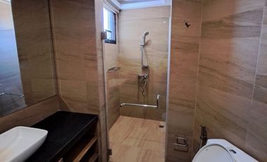 FIRE SALE - Renovated 3BR Bi-Level Corner Unit for Sale in Kapitolyo, Pasig