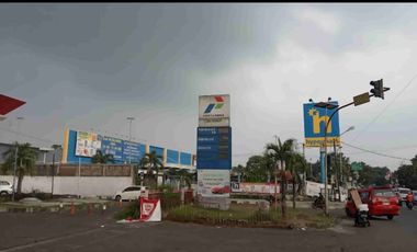 Gedung Komersial ex. Hypermart - 13ha - Siap Usaha.