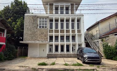 Dijual Ruang Usaha 3 Lantai SHM di Ciwaringin, Jantung Bogor Tengah