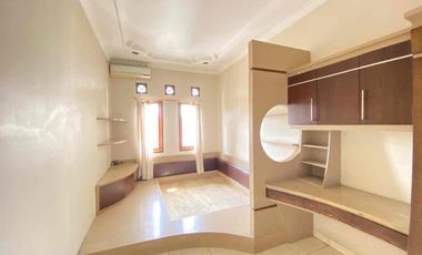 RUMAH CANTIK TERAWAT LUAS DAN MEWAH DI MEKARWANGI BANDUNG