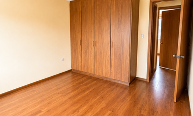 En Venta Casas de 5 Dormitorios y patio verde en Baños dentro de condominio
