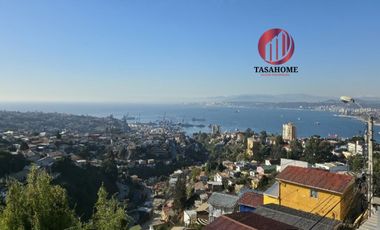 Venta de casa de dos pisos, 5 hab, 3 baños, Cerro Alegre, Valparaíso