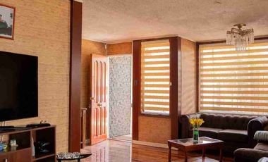 *¡Se vende preciosa casa en Villa Alemana!* 🏡a pocas cuadras de estación Sargento Aldea