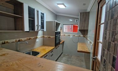 Arriendo casa en Carlos Pezo Veliz/Herfanos/Nueva Imperial