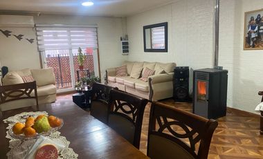 Se vende casa con quincho y 4 dormitorios San Pablo