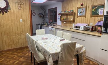 Se vende casa con quincho y 4 dormitorios San Pablo