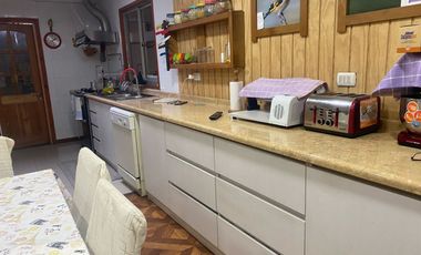 Se vende casa con quincho y 4 dormitorios San Pablo