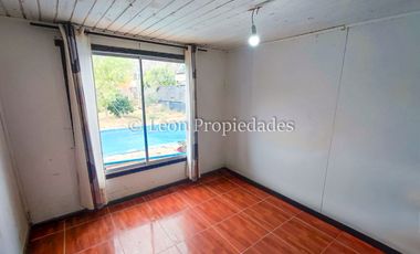 Leon Propiedades vende sitio con casa en sector Lo Águila, Curacaví.