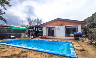 Leon Propiedades vende sitio con casa en sector Lo Águila, Curacaví.