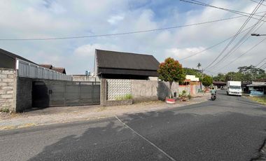 Disewakan Rumah / Tempat Usaha / Kantor dekat Jln Palagan