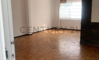 VENTA HERMOSA CASA 3 PISOS EN CONJUNTO PRIVADO SECTOR JEFATURA DE TRANSITO