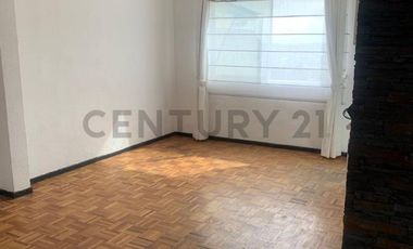 VENTA HERMOSA CASA 3 PISOS EN CONJUNTO PRIVADO SECTOR JEFATURA DE TRANSITO