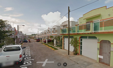 CASA EN VENTA, RESIDENCIAL LAS OLAS COSALEACAQUE. VERACRUZ EM