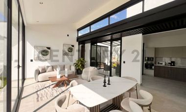 CASA DE UN PISO DE VENTA EN CUMBAYA
