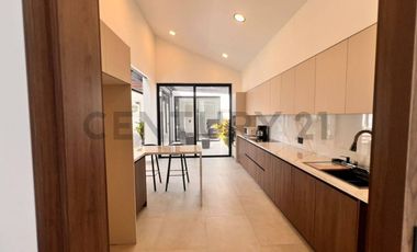 CASA DE UN PISO DE VENTA EN CUMBAYA