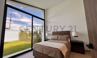 CASA DE UN PISO DE VENTA EN CUMBAYA