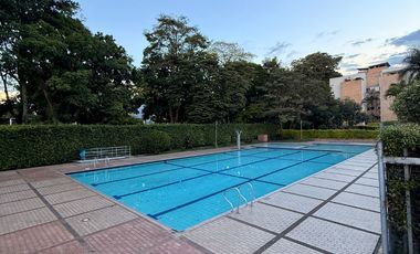 Vendo apto central Av Guabinal moderno y elegante primer piso con patio Bosque Largo