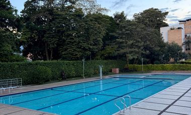 Vendo apto central Av Guabinal moderno y elegante primer piso con patio Bosque Largo