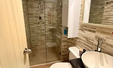 Vendo apto central Av Guabinal moderno y elegante primer piso con patio Bosque Largo