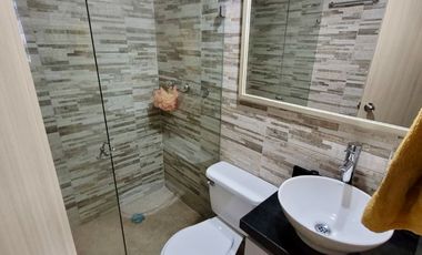 Vendo apto central Av Guabinal moderno y elegante primer piso con patio Bosque Largo