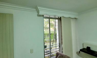 Vendo apto central Av Guabinal moderno y elegante primer piso con patio Bosque Largo