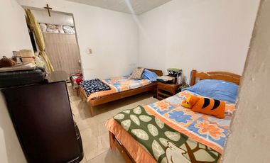 Casa con plancha central con garaje en el Topacio cerca Avenida con Gran Potencial de Rentabilidad