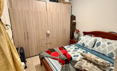 Casa con plancha central con garaje en el Topacio cerca Avenida con Gran Potencial de Rentabilidad