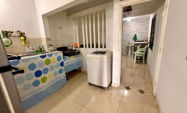 Casa con plancha central con garaje en el Topacio cerca Avenida con Gran Potencial de Rentabilidad