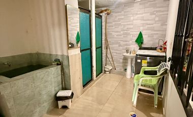 Casa con plancha central con garaje en el Topacio cerca Avenida con Gran Potencial de Rentabilidad