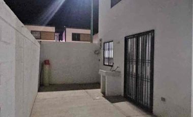 Renta de casa amueblada en zona sur, pegado a la primavera