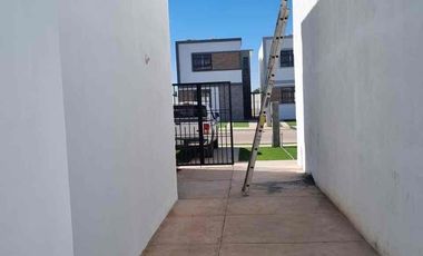 Renta de casa amueblada en zona sur, pegado a la primavera