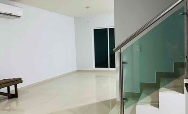 renta de casa en privada con alberca