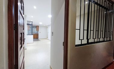 LINDO DEPARTAMENTO DE 2 DORMITORIOS EN TERCER PISO - LA PERLA ALTA